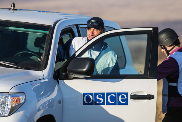 Миссия ОБСЕ заявила о военном транспорте без опознавательных знаков у Донецка