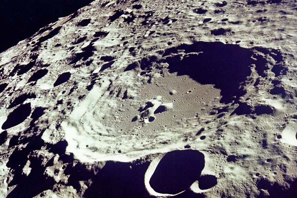 Опасные производства предложили перенести с Земли на Луну