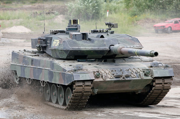Эстония договорилась с Нидерландами о покупке 44 бронемашин и шести танков