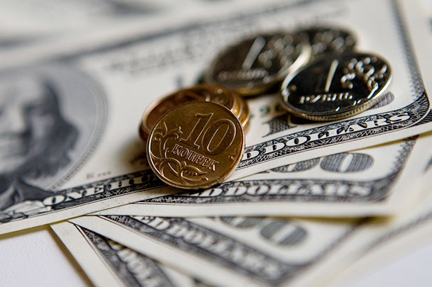 Доллар и евро выросли до 74 и 91 рубля