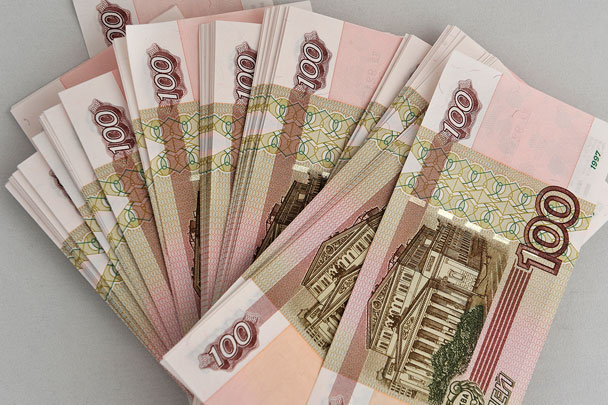 Рубль усилил рост к доллару и евро