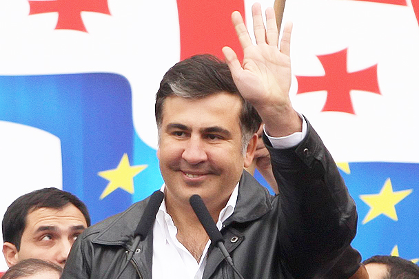 «При помощи Саакашвили Запад шантажирует грузинские власти»