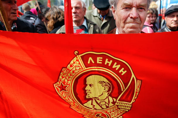 Под видом борьбы с советским прошлым Украина уничтожает собственную историю