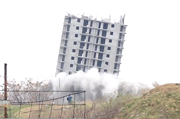 Недостроенную 16-этажку в Севастополе не удалось взорвать с первого раза