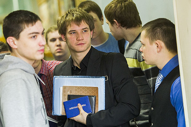 Российских преподавателей смогут спасти только студенты-иностранцы