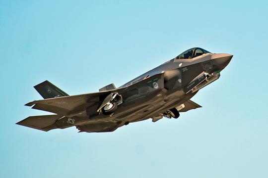 Ввод в эксплуатацию истребителя США F-35 отложили до 2019 года