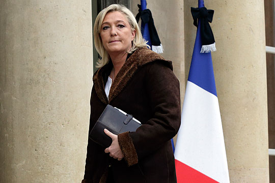 Ле Пен призвала сторонников проигнорировать марш в память о жертвах терактов в Париже