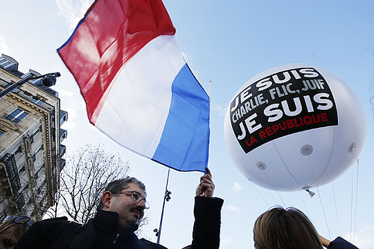 Марш памяти жертв терактов начался в Париже