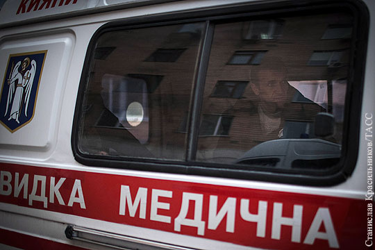 При попадании снаряда в автобус под Донецком погибли 10 человек