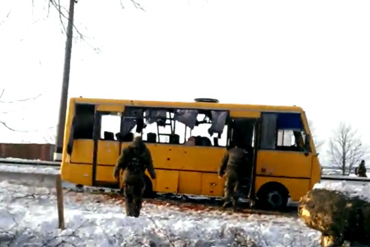 Ополченцы и силовики обвинили друг друга в расстреле пассажирского автобуса