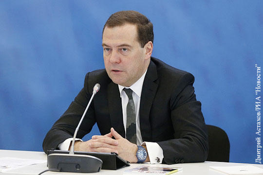 Медведев: У нас есть основания требовать у Украины досрочного погашения займа