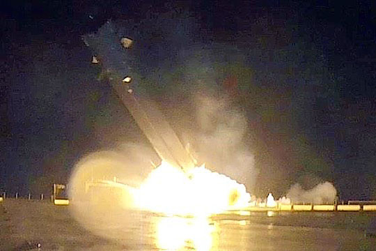 Опубликовано видео жесткой посадки ступени ракеты Falcon 9 на океаническую платформу