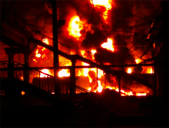 Цистерны с топливом загорелись в Харькове
