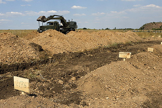 СМИ рассказали о рытье могил для украинских военных впрок