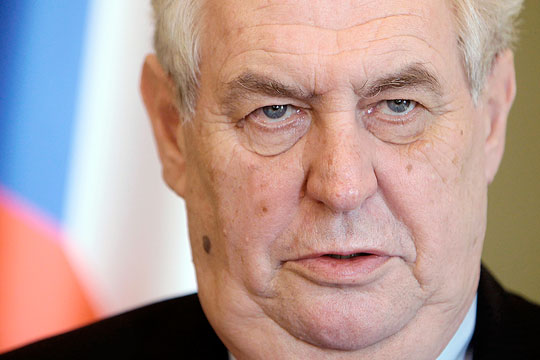 Чешский президент осудил заявление Яценюка о «советском вторжении в Германию и на Украину»