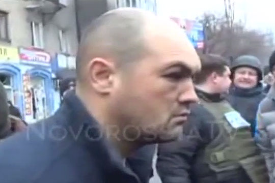 Украинского комбата привезли на место обстрела остановки в Донецке