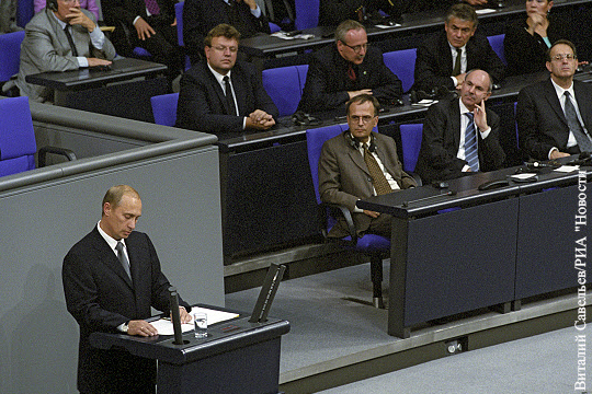 Левые в Германии предложили пригласить Путина выступить 8 мая в бундестаге
