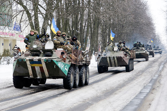 Идущая в Дебальцево колонна украинских силовиков попала в засаду