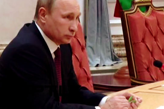 Украинские СМИ выдумали новость о сломанном Путиным карандаше