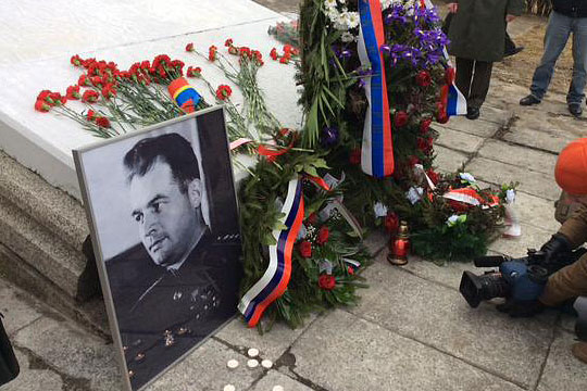 Националисты попытались сорвать церемонию памяти генерала Черняховского в Польше