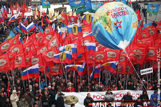 На акцию «Год Mайдану. Не забудем, не простим!» собрались 50 тысяч человек