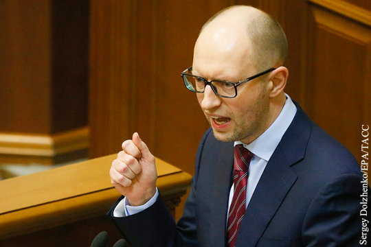Яценюк отстранил от выполнения обязанностей руководство фискальной службы Украины