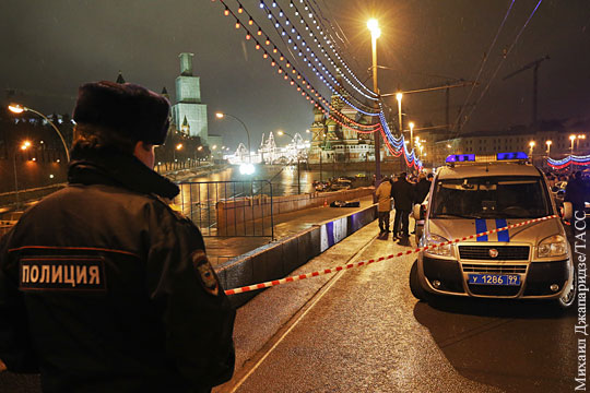 Водолазы трижды спускались в Москву-реку в поисках орудия убийства Немцова