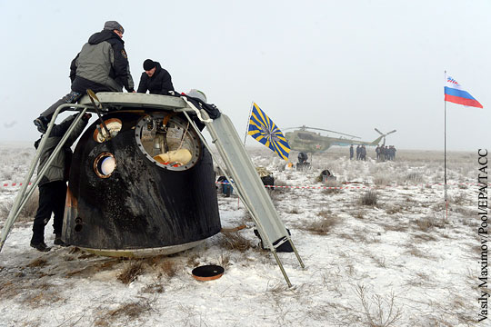 Капсула корабля «Союз» с экипажем МКС успешно приземлилась в Казахстане