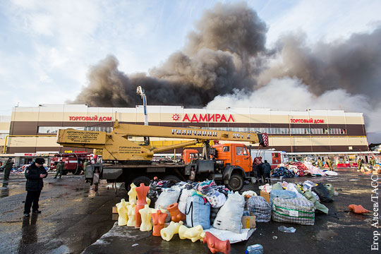 Число жертв пожара в ТЦ Казани достигло пяти