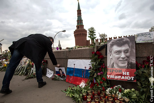 Водолазы нашли два пистолета на дне Москвы-реки рядом с местом убийства Немцова