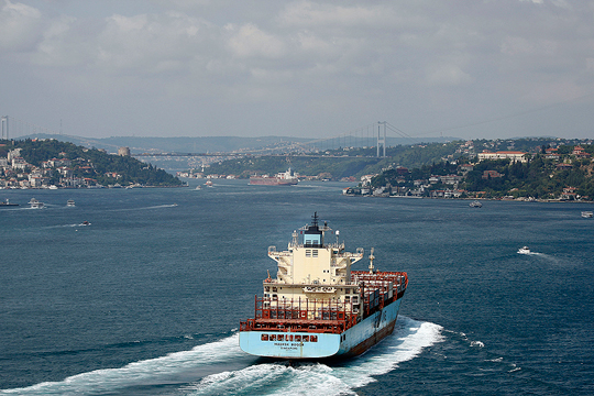 Турция отказалась пропустить через Босфор танкеры с СПГ на Украину