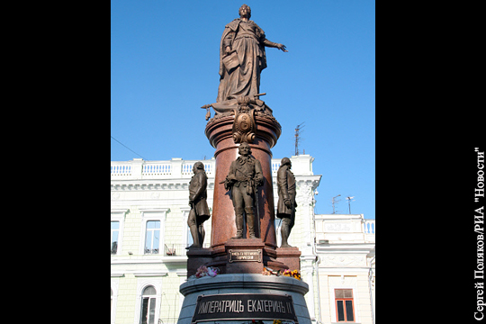 Суд Одессы запретил снос памятника Екатерине II