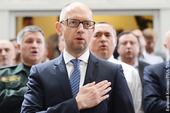 Яценюк заявил, что его не отстранят от должности из-за коррупции в правительстве