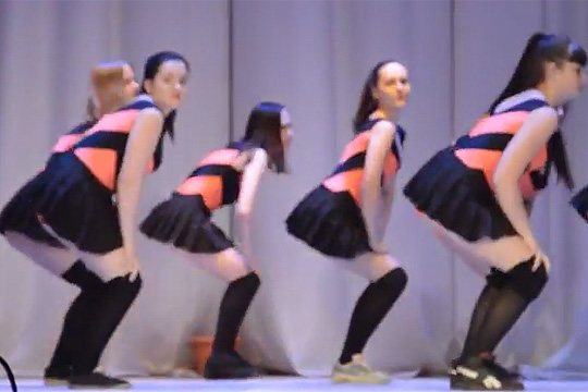 Власти Оренбурга собрали срочное совещание из-за танца «пчелок»