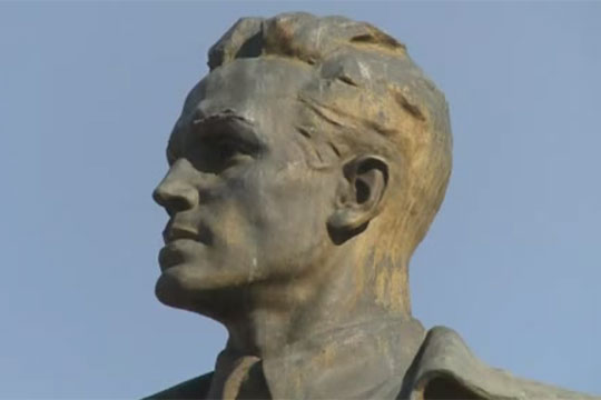 Памятник советскому разведчику Кузнецову снесли на западе Украины