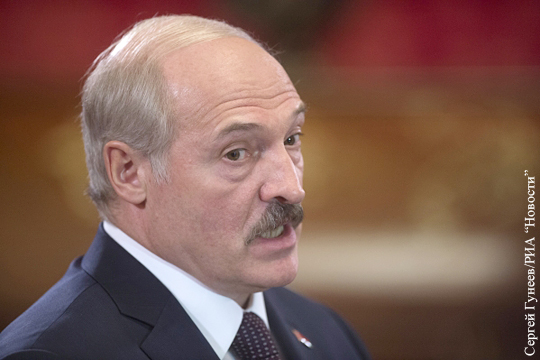 Лукашенко объяснил отказ остаться 9 мая в Москве