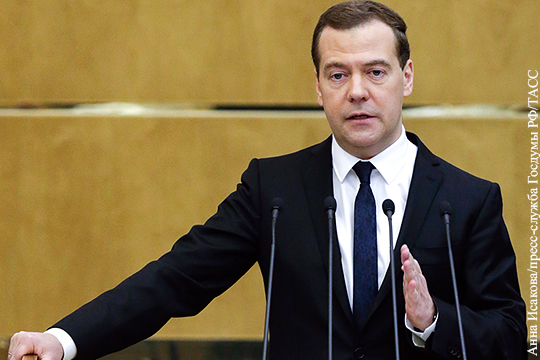 Медведев поддержал предложение повысить пенсионный возраст для депутатов и госслужащих