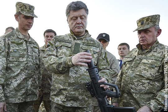 Порошенко счел Украину способной обойтись без летального оружия Запада