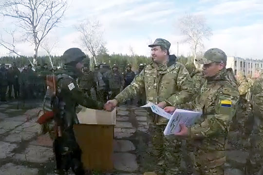 Саакашвили вручил почетные грамоты украинским спецназовцам