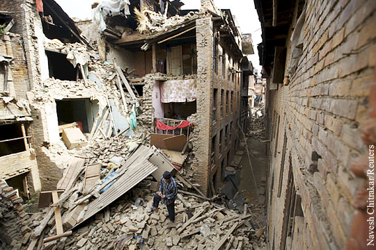Число жертв землетрясения в Непале превысило 2,2 тысячи