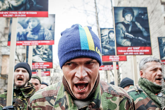 «Правый сектор» пригрозил сжечь здание администрации Порошенко