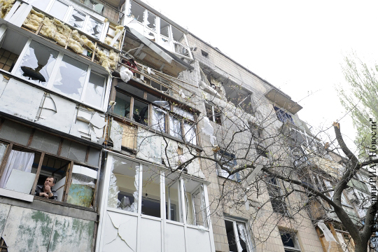 При обстрелах Донецка повреждены более 350 жилых домов