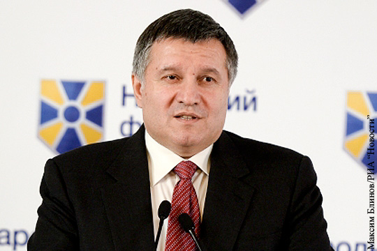 Глава МВД Украины обвинил минобороны в плохой эвакуации украинцев из Непала