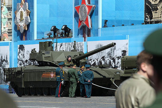 СМИ сообщили об остановке «Арматы» во время репетиции на Красной площади