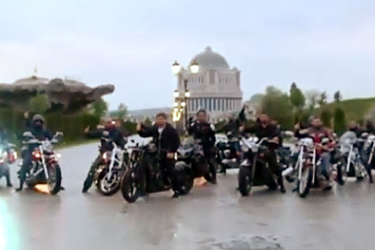 Кадыров подарил «Ночным волкам» 16 новых мотоциклов