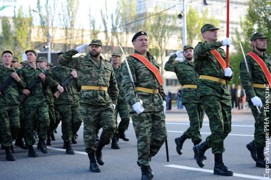 Парад в честь Дня Победы прошел в Донецке