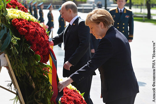 Путин и Меркель возложили венок к Могиле Неизвестного солдата