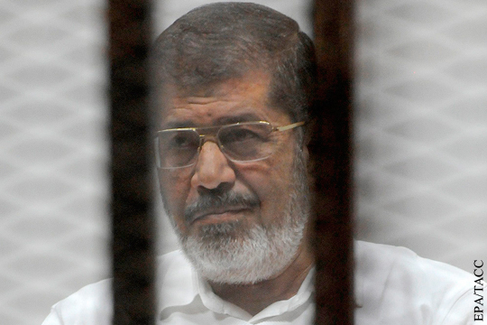Экс-президент Египта Мурси приговорен к смертной казни