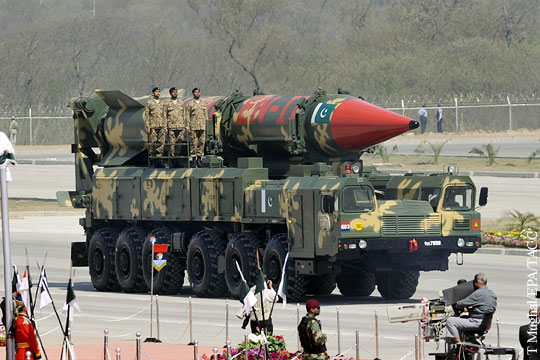 СМИ: Саудовская Аравия решила купить атомную бомбу у Пакистана