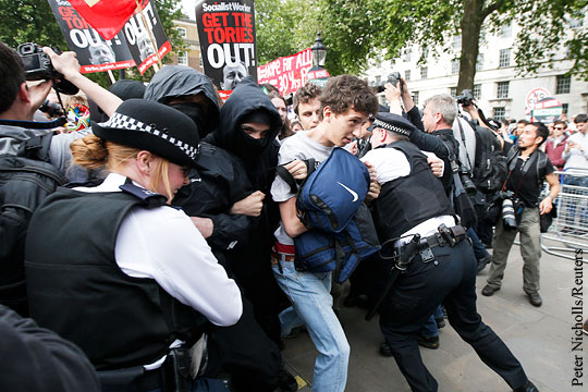 Массовые протесты прошли в Лондоне после тронной речи королевы